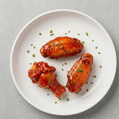 3 Hot Wings, Salad & Dip 